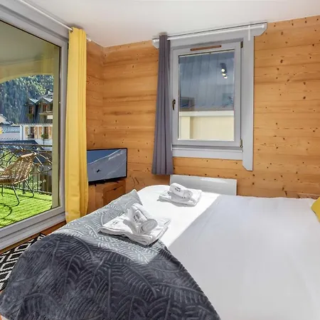 Le Paradis 25 - Year