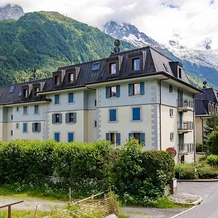 Le Paradis 25 - Year Apartment