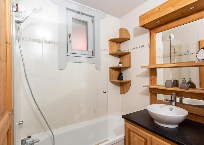 Le Paradis 25 - Year